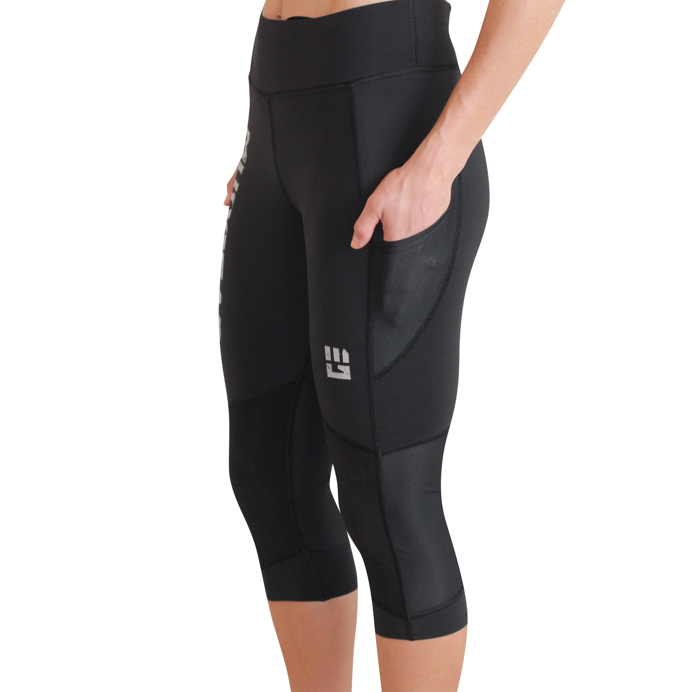 Womens medium Under Armour 3/4 length compression capri leggings